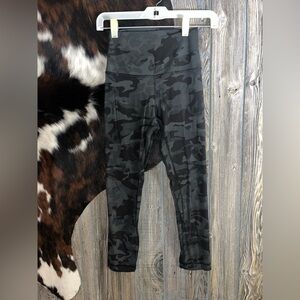 Lululemon Align High-Rise leggings size 2 camo print leggings EUC